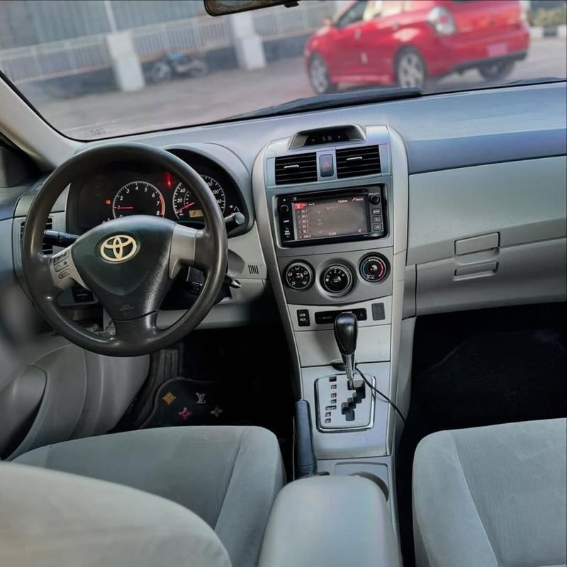 Thumbnail 4 of 2013 Toyota Corolla